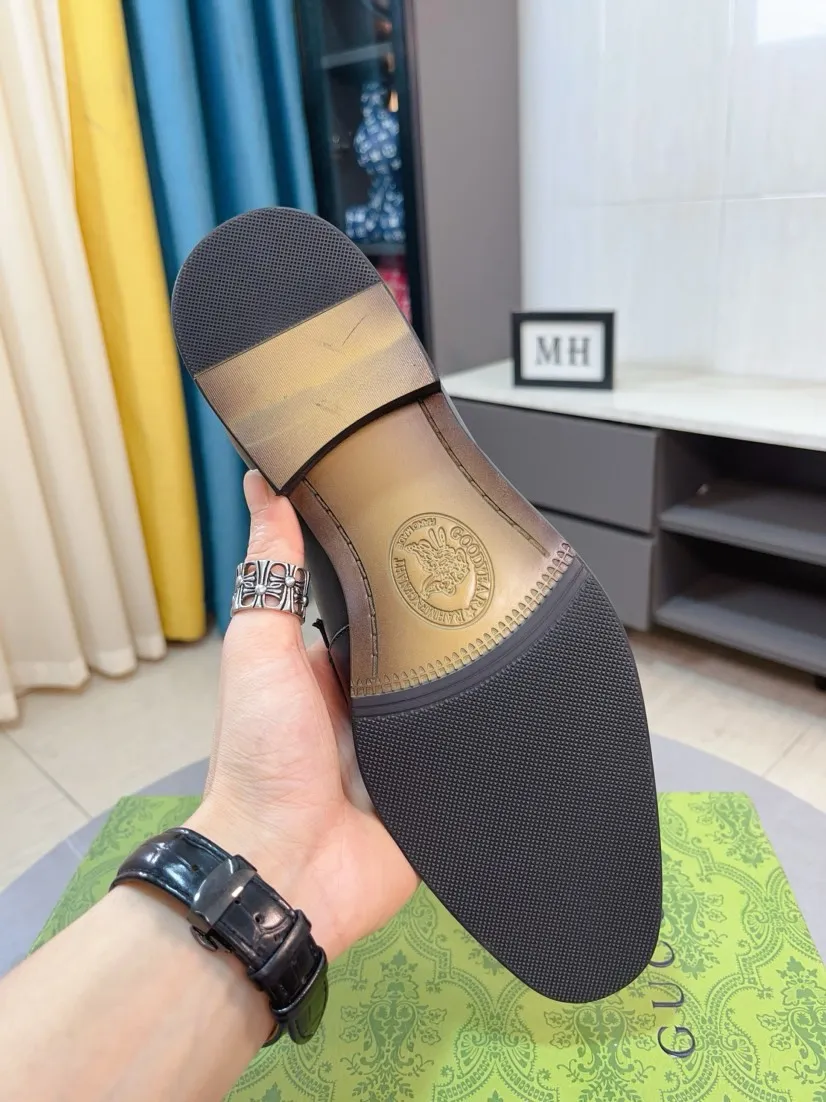 Men's shoes 💰500🌹🌹[GUCCI Gucci] A new style of formal men's leather shoes is coming ~ The original quality upper is made of Italian cowhide➕The leather is soft and delicate, comfortable and soft. The top layer of genuine leather, rubber wear-resistant outsole, the shoe shape is dignified and domineering, and the luxury charm is not concealed! The natural and free nouveau riche leads the trend. Code number: 38-44